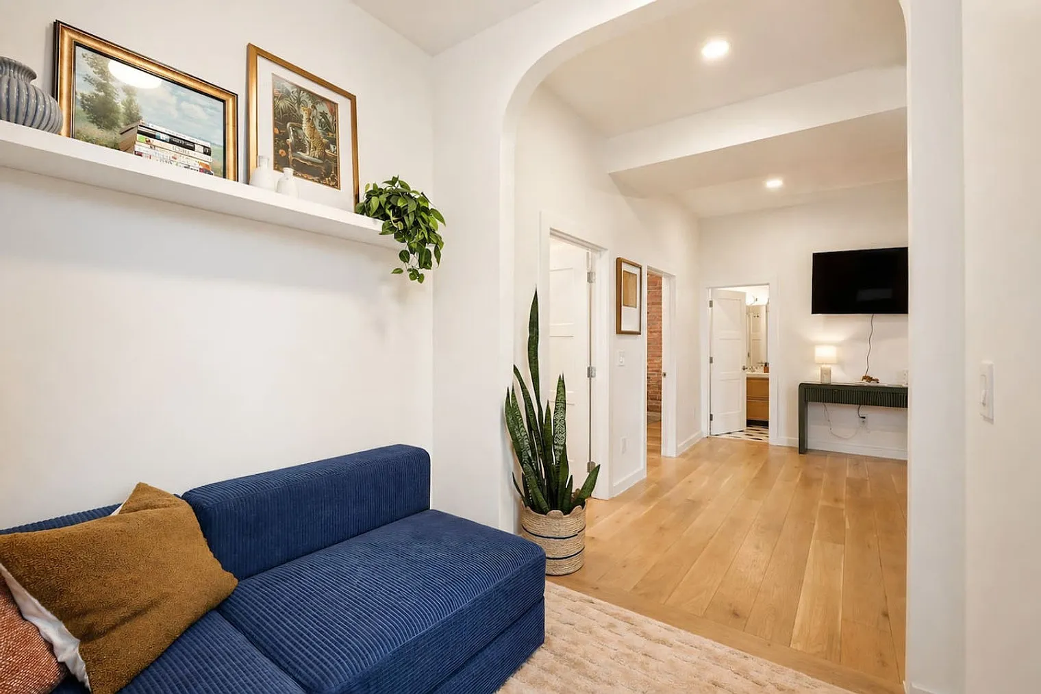 2 bed, 1.0 bath, $3,818 — Photo 4