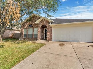 2735 Garden Grove Rd, Grand Prairie, TX 75052