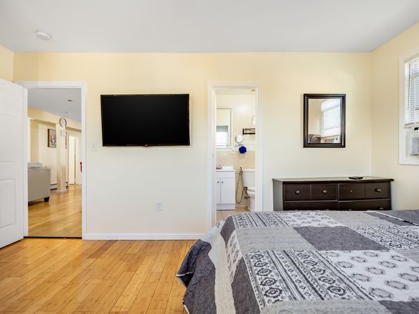 8459 161st St FLOOR 3