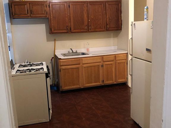 3rd image of 2420 Grand Ave APT C4