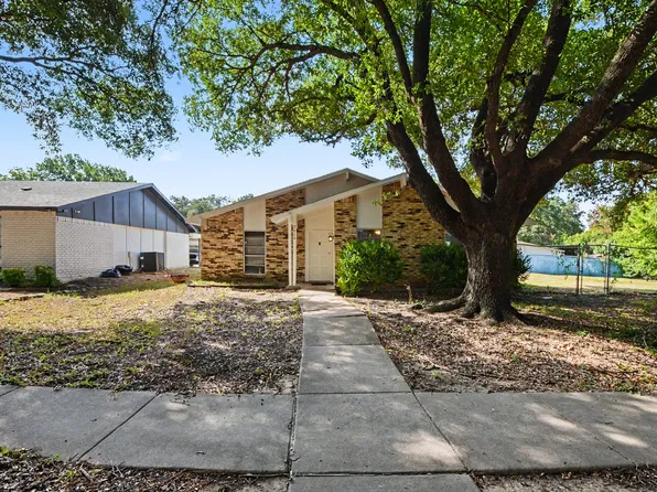 2614 Branch Oaks Dr, Garland, TX 75043