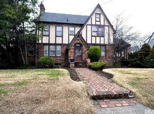 82 Fletcher Ave, Valley Stream, NY 11580