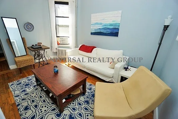 Rented by Universal Realty Group | media 2