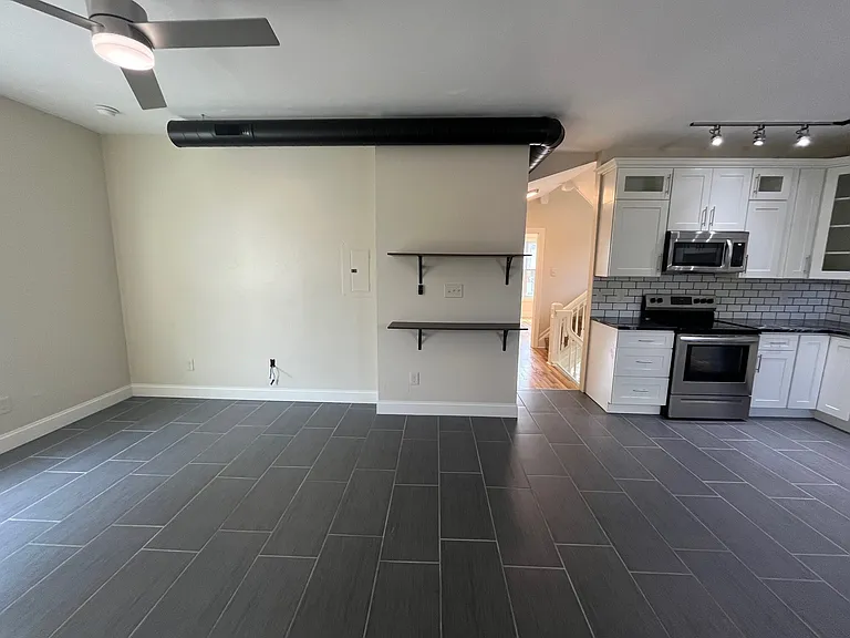 211 Amber St #2 — Photo 10