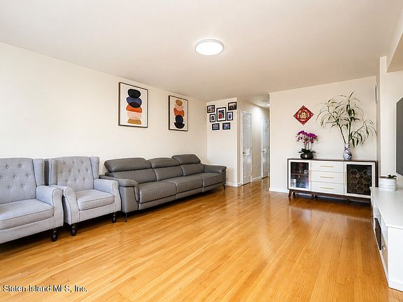 3rd image of 86 Burke Ave