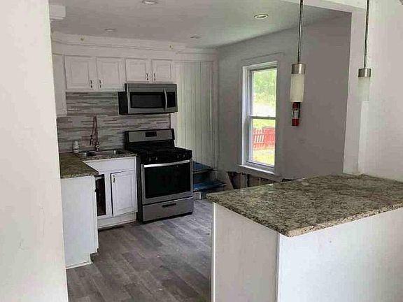 5th image of 1351 Friedensburg Rd