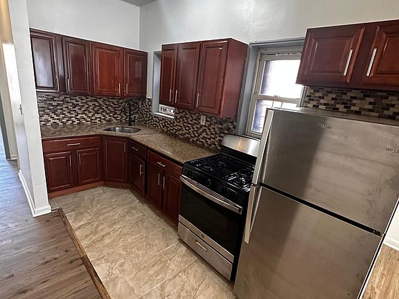 2nd image of 1055 Teller Ave #3A