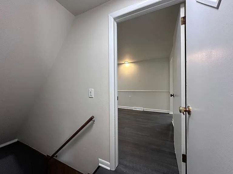 490 Saint Bernard Dr — Photo 24