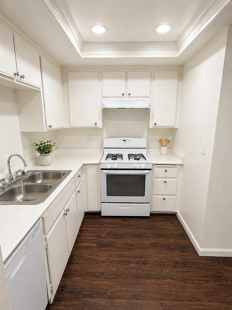Daisy Apartments — Photo 1