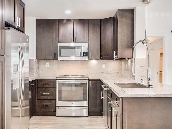 5th image of 300 3rd St #3118