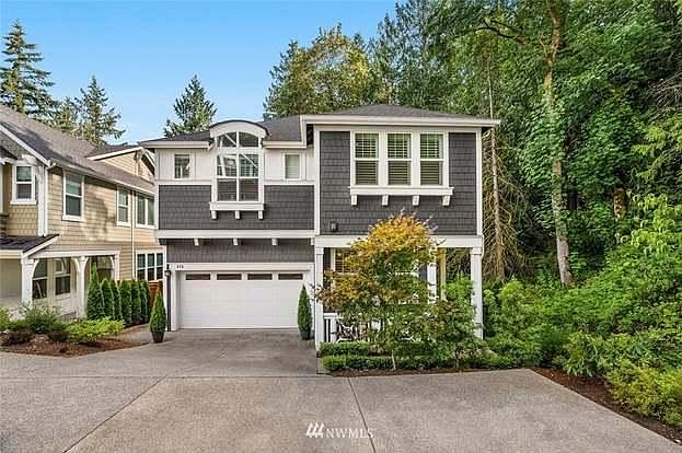1st image of 825 224th Ave NE