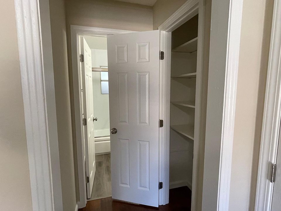 1st image of 120 Redwood Ave #5