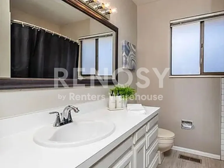5452 Blackhawk Rd — Photo 32