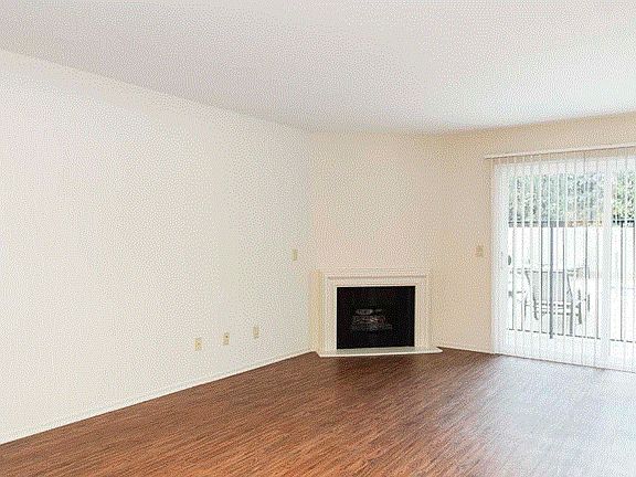 2nd image of 4610 Fulton Ave #9196758