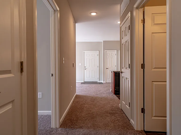 Saddlebred Park Apartments — Photo 22
