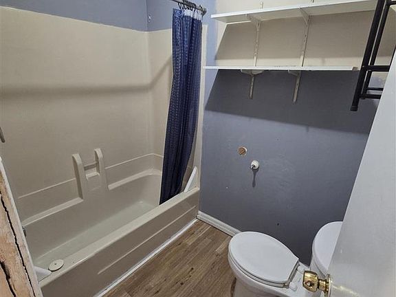 3rd image of 1418 Kingswood Way