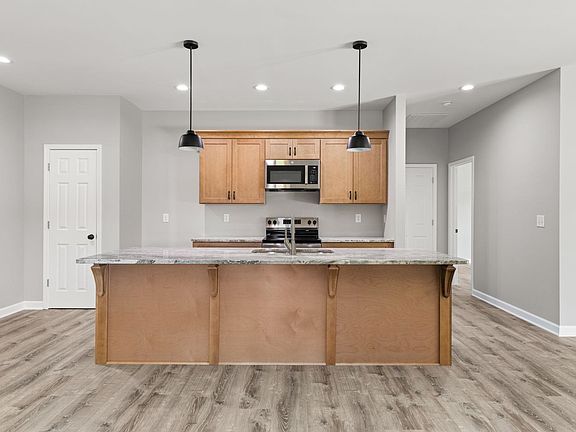 5th image of 84 White Oak Way