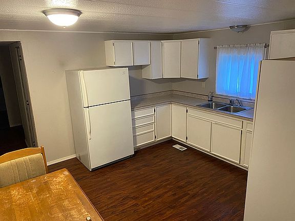 4th image of 965 W Fetterman St
