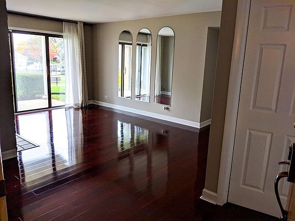 4th image of 307 Wildberry Ct Unit D1