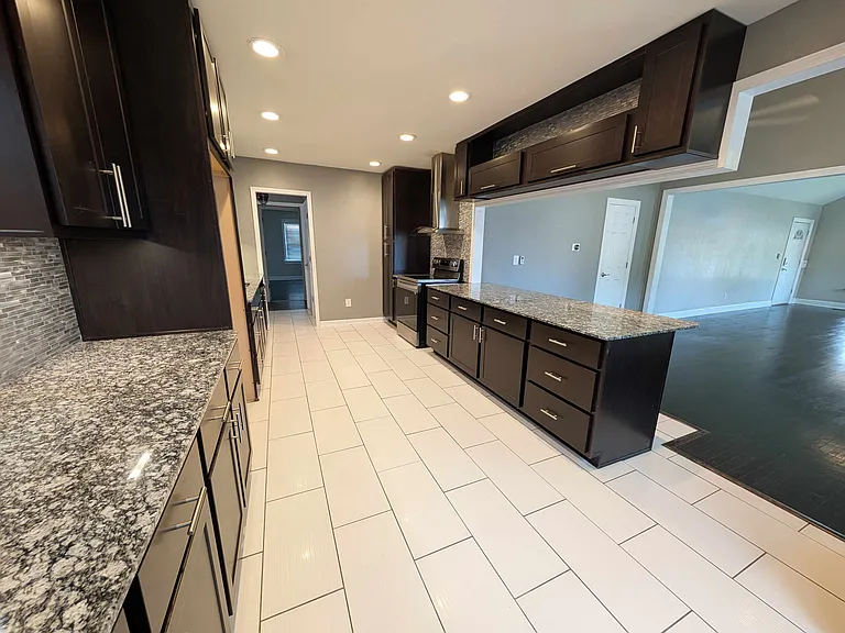 3145 NW 21st St — Photo 11