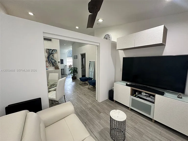 10807 NW 8th St #7U6 — Photo 8