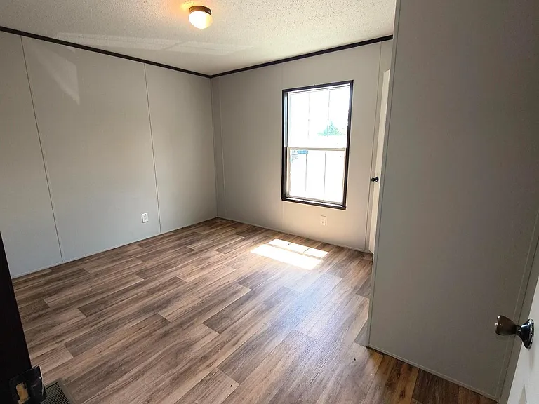 16 Burr Oak Dr — Photo 4