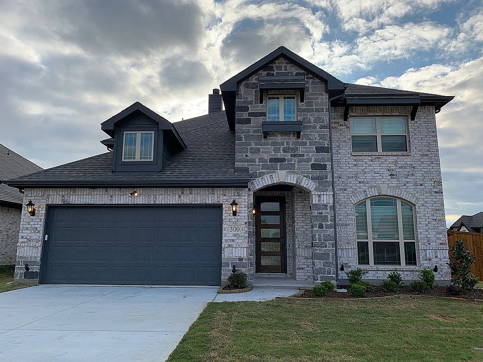 1st image of 300 Moss Cove Dr