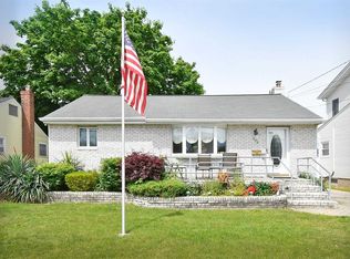209 N 5th St, Bethpage, NY 11714