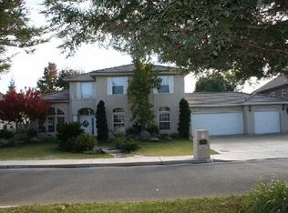 3068 Woodlands Ct, Madera, CA 93637
