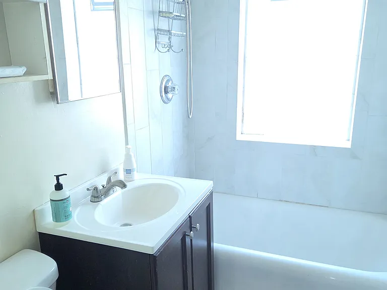 516 N 52nd St #1 — Photo 22