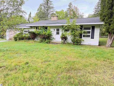 6868 Walker St, Benzonia, MI, 49616