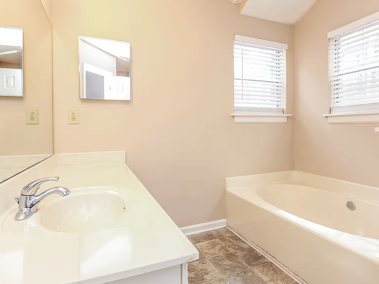 4008 Sidney Lanier Blvd — Photo 13