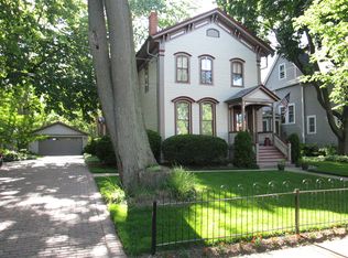 416 N Main St, Wheaton, IL 60187