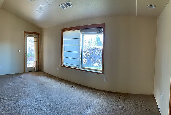 Master Bdrm/ Vaulted ceiling