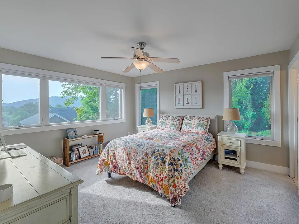 121 Penick Ct