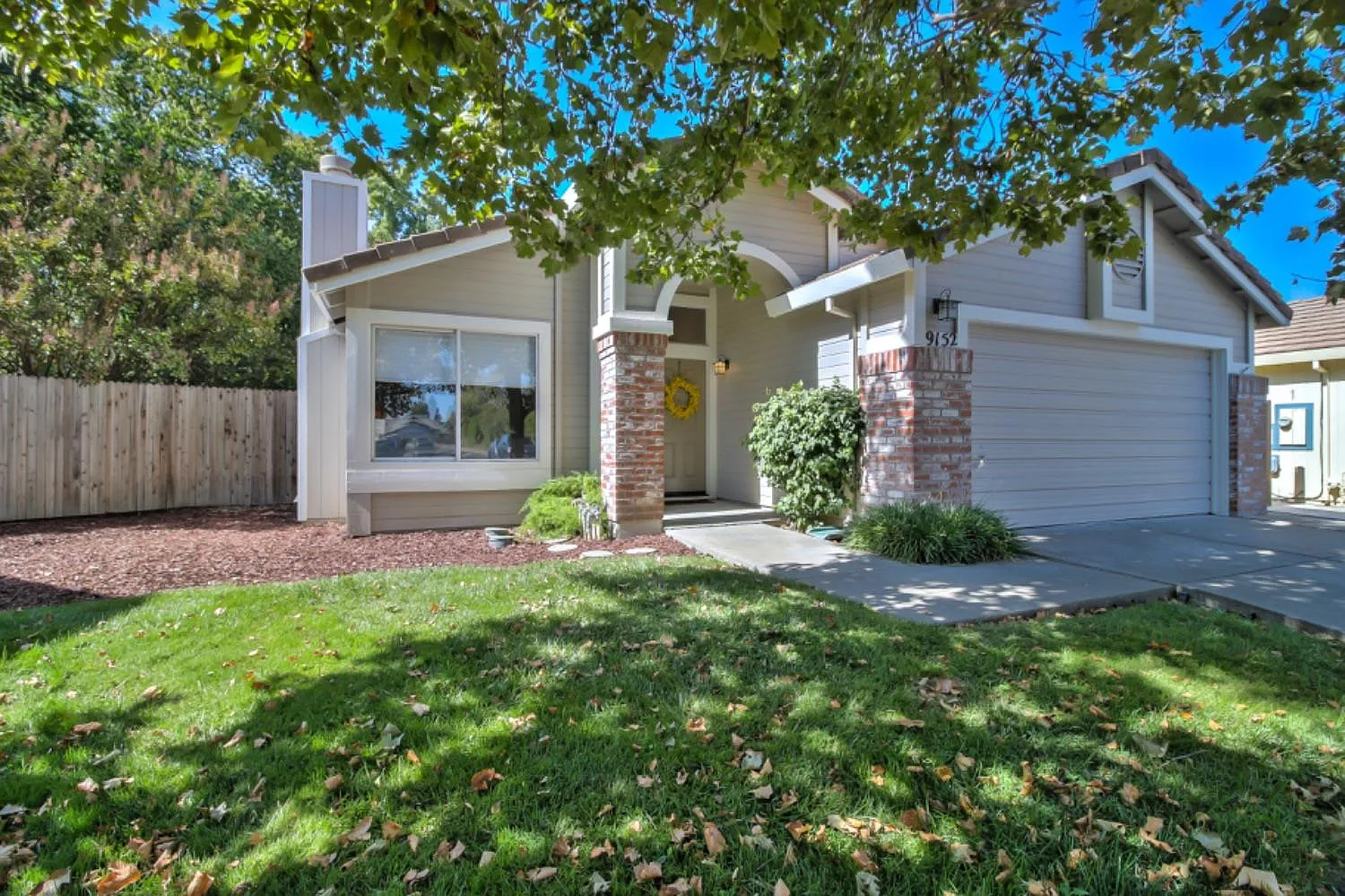 9152 Laguna Center Cir photo 1
