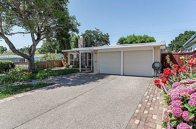 2nd image of 1209 Redwood Way