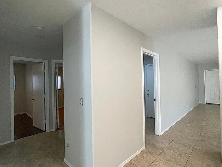 1074 E Pinto Dr — Photo 3