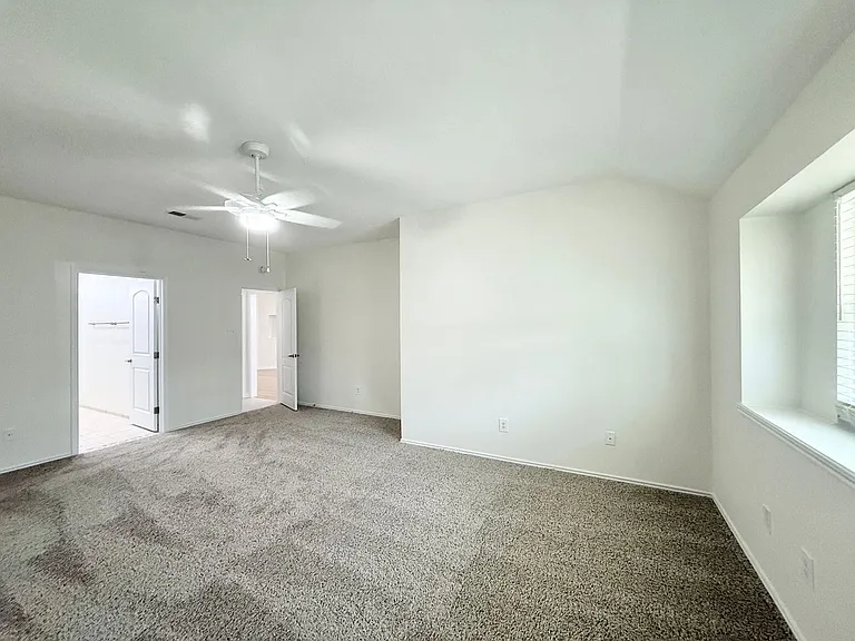 236 Almond Dr — Photo 16