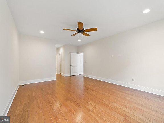 5th image of 19 Radnor Ln