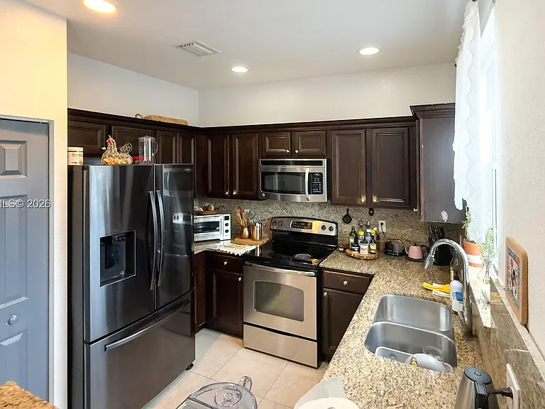 1001 NE 208th St — Photo 11