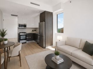 178 N 11th St APT 2D, Brooklyn, NY 11211