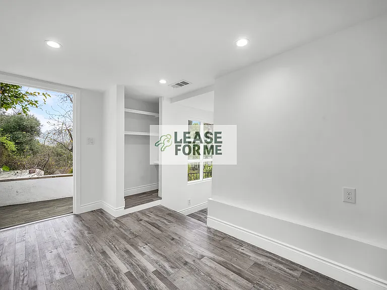 9848 Portola Dr — Photo 43