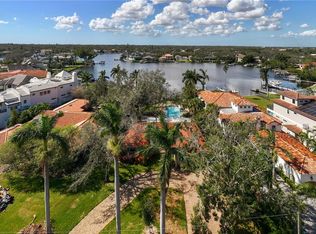 490 Coffee Pot Riviera NE, Saint Petersburg, FL 33704