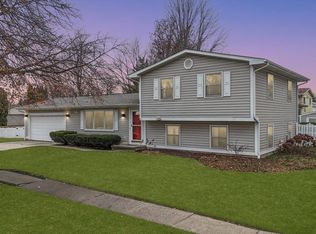 2319 Osage Dr, Champaign, IL 61821