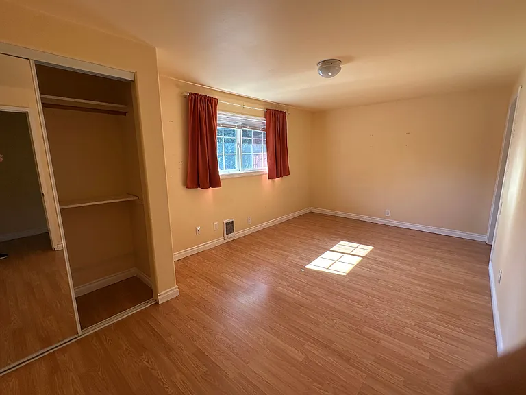 7819 203rd St SW — Photo 5