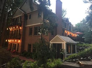 1009 Tall Pines Trl, Highland, MI 48356