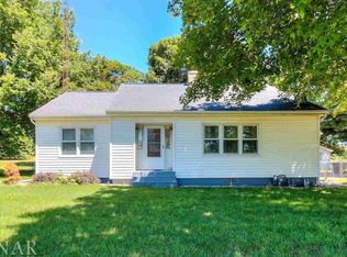 924 Maple Hill Rd, Bloomington, IL 61705