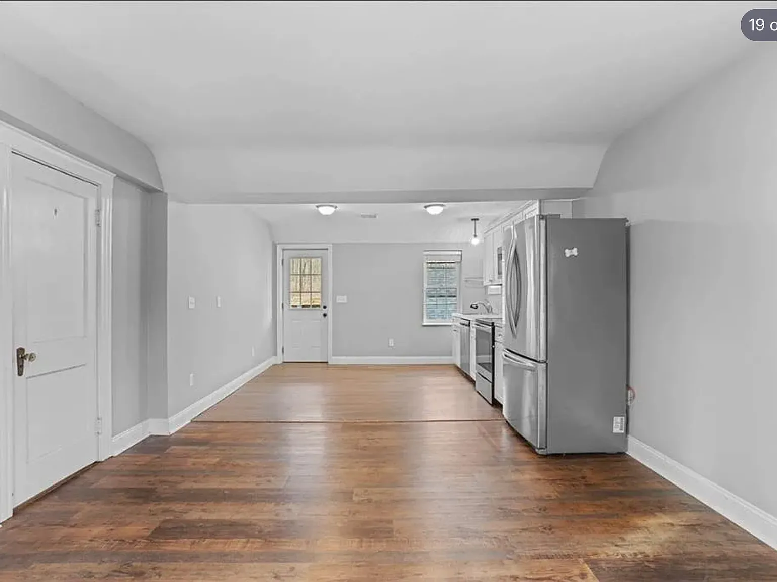 1 bed, 980 sqft, $2,200 — Photo 3