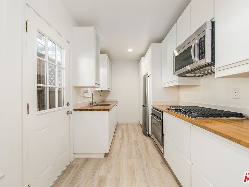 1st image of 2618 2nd St #C